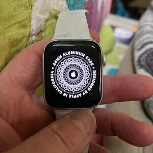 Apple Watch SE 2nd Gen 44mm